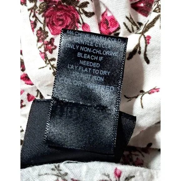 Torrid Rose Floral Button button Blouse Sz 0 Lightweight Casual Size 0 (12) - Picture 3 of 10